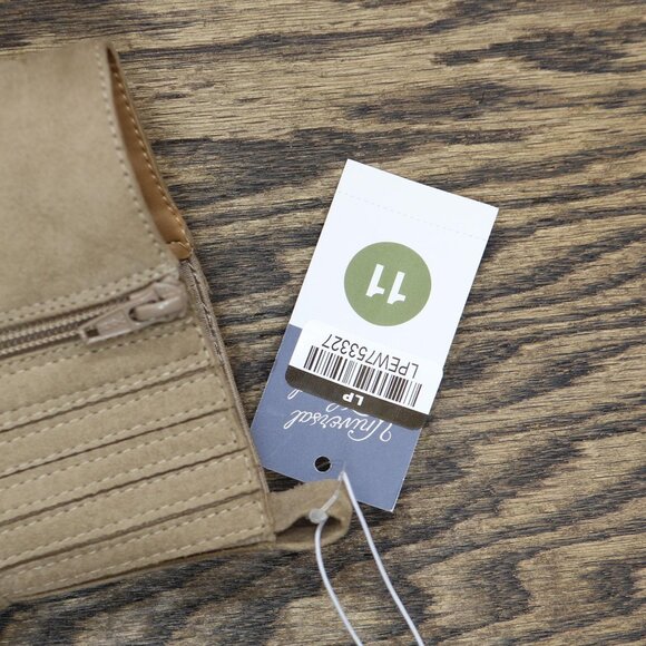 NWT Universal Thread Womens Cypress Winter Boots 88375529 Taupe Brown 11M - Picture 10 of 10